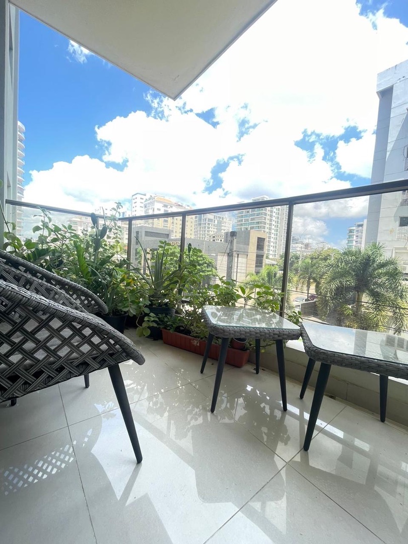 apartamentos - Vendo piantini tercer nivel dos hab dos parqueo balcón 2.5 baños servicio 