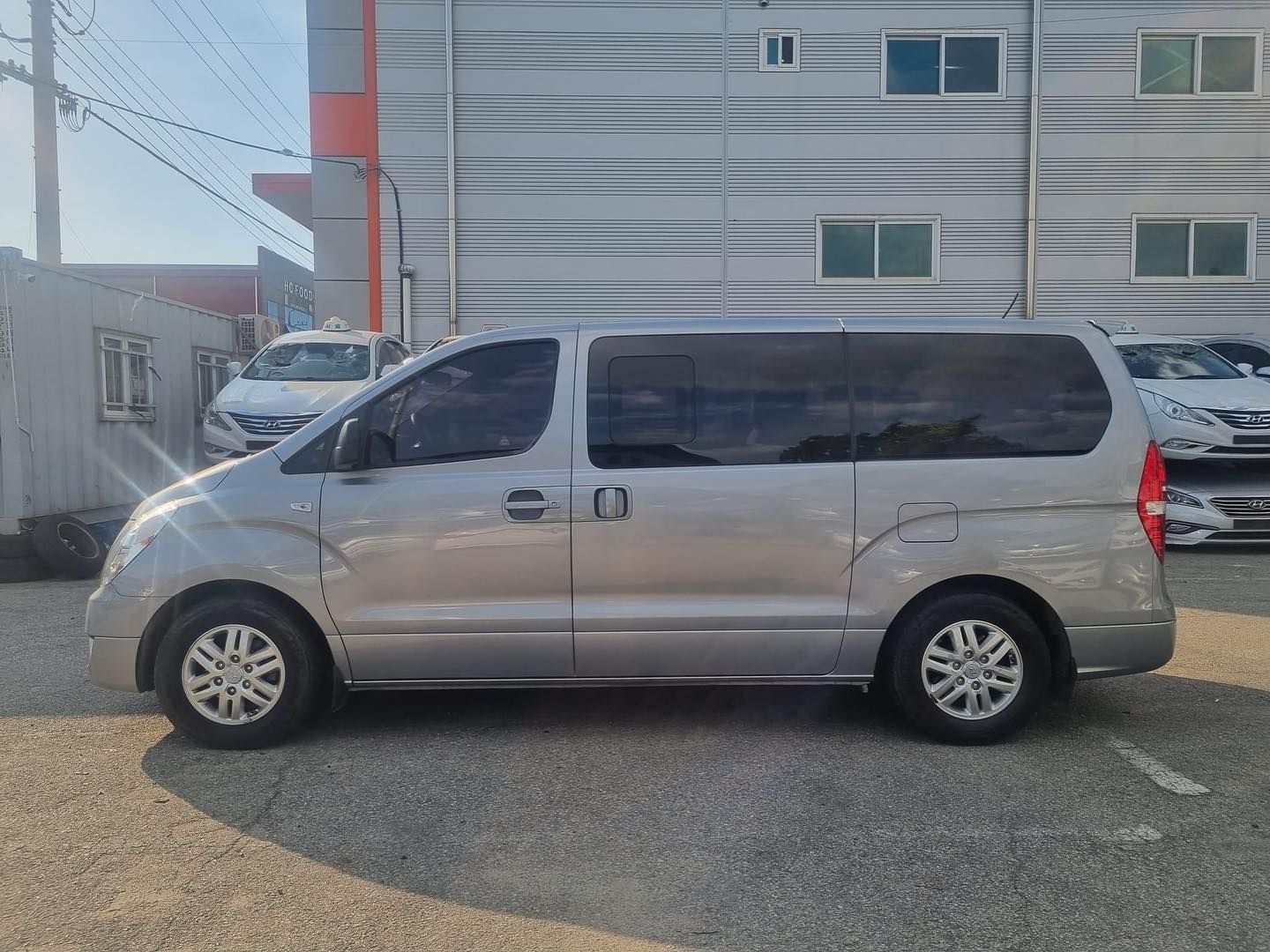 carros - HYUNDAI STAREX GRIS 2018 2