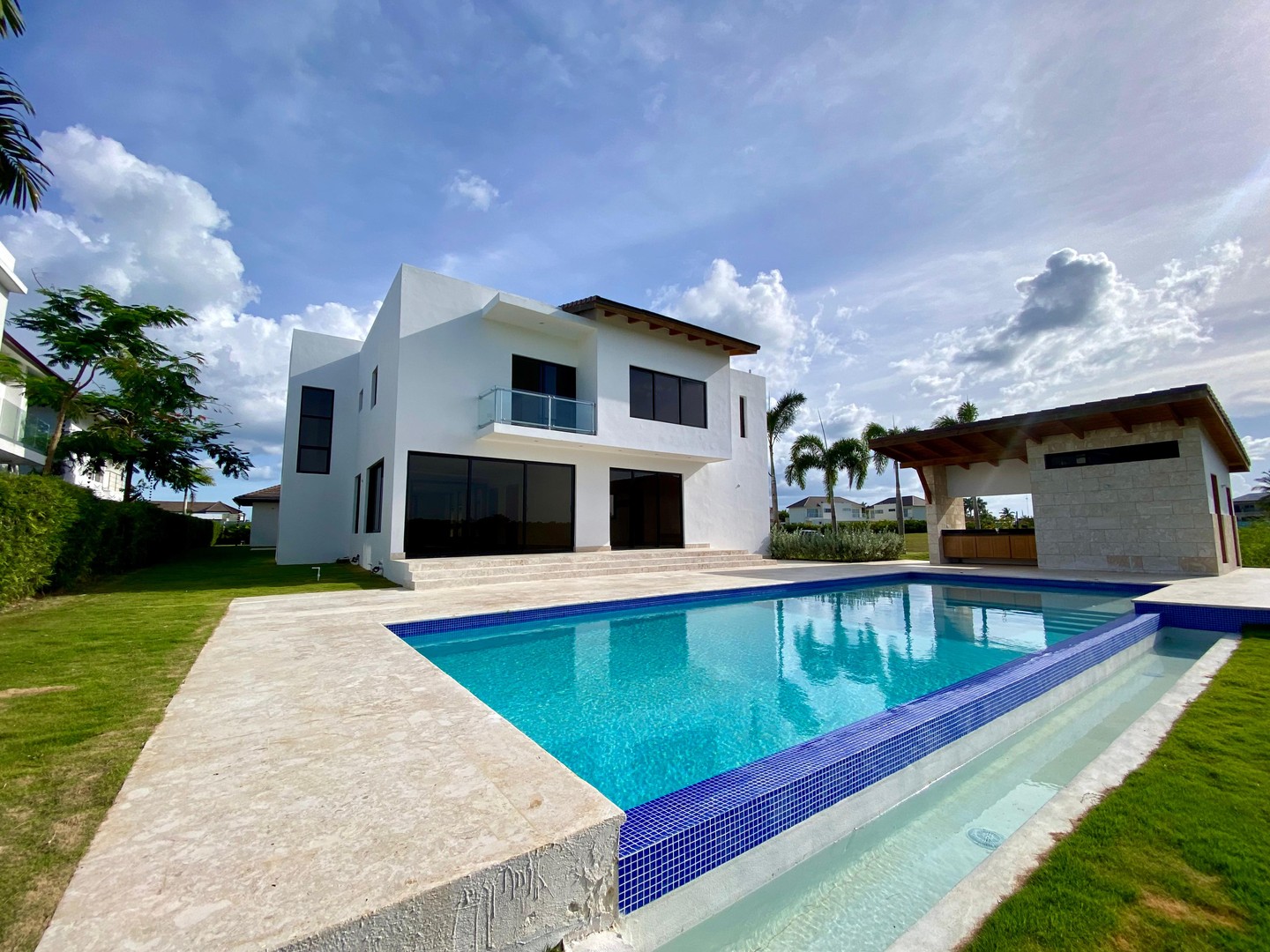 casas vacacionales y villas - ¡Impresionante villa en el prestigioso La Estancia Golf Resort en La Romana! ⛳
 3