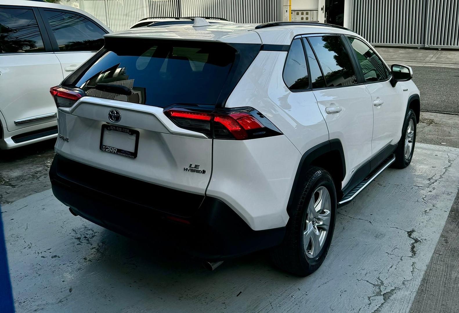 jeepetas y camionetas - Toyota Rav4 LE 2019 HYBRID 3