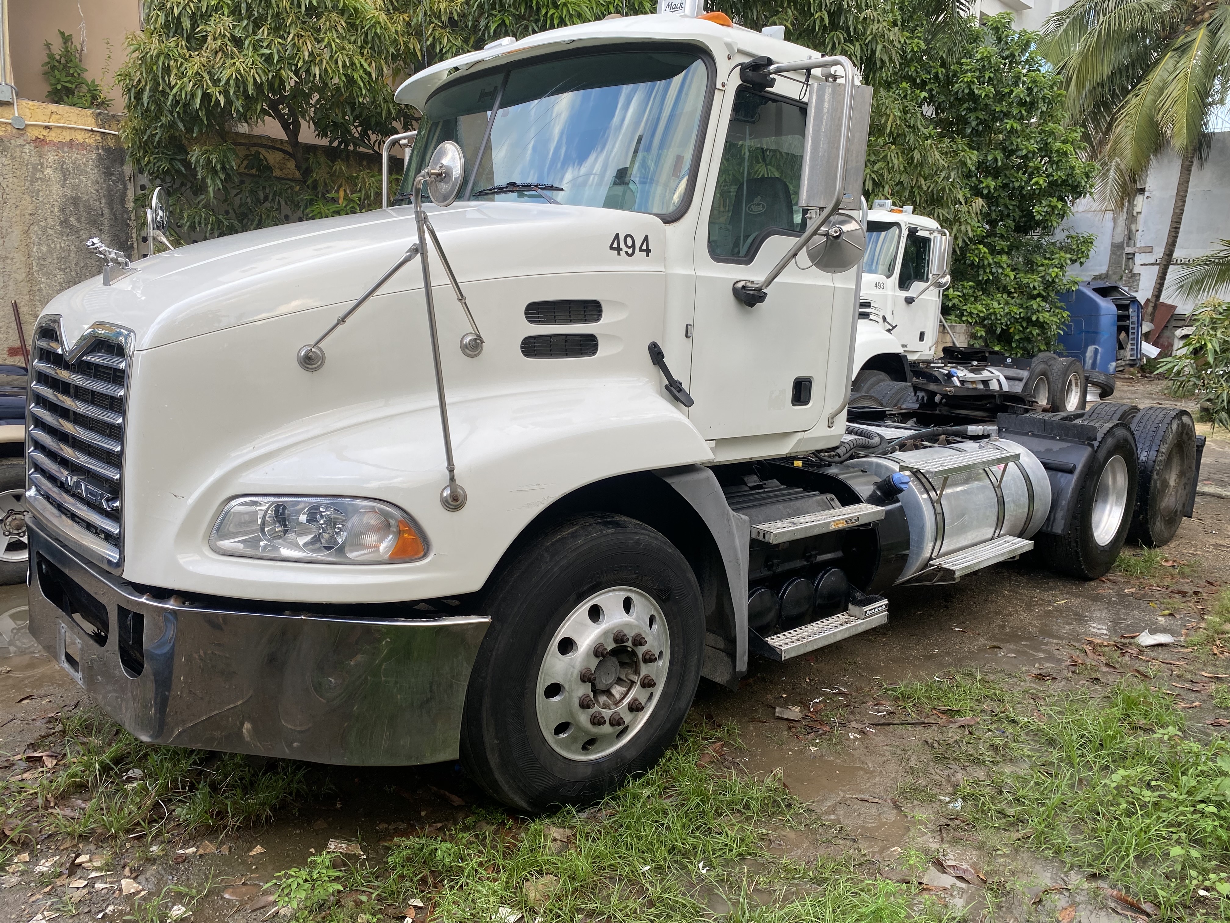 camiones y vehiculos pesados - Camion Mack Pinnacle 2014