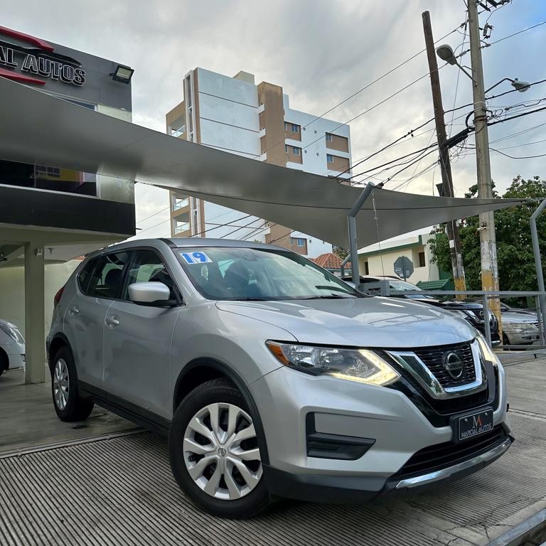 jeepetas y camionetas - Nissan rogué 2019 excelente día 