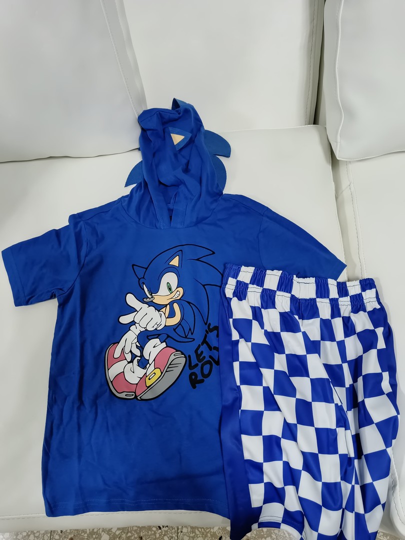 ropa y zapatos - Vendo Ropa de sonic. numero 5. nueva