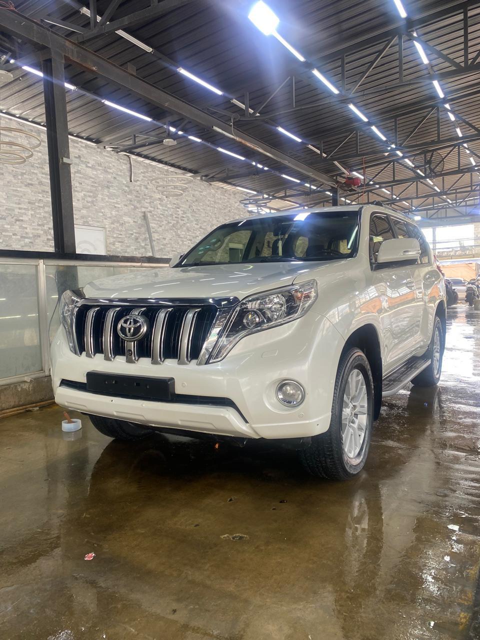 jeepetas y camionetas - Toyota land cruicer prado vx 2015