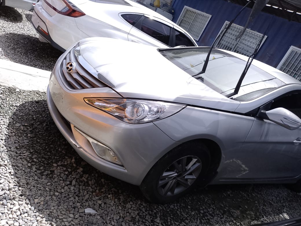 carros - HYUNDAI SONATA Y20 2016 GRISDESDE: RD$ 575,000