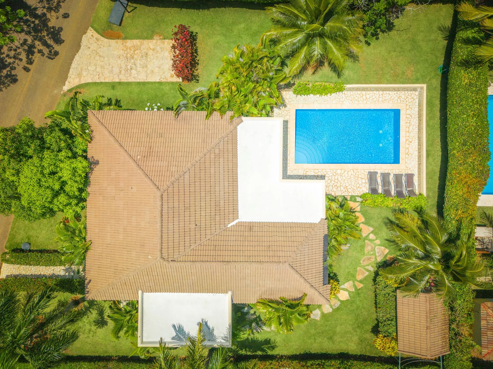 casas vacacionales y villas - Villa de 3 Habitaciones Amueblada en Sosua  2