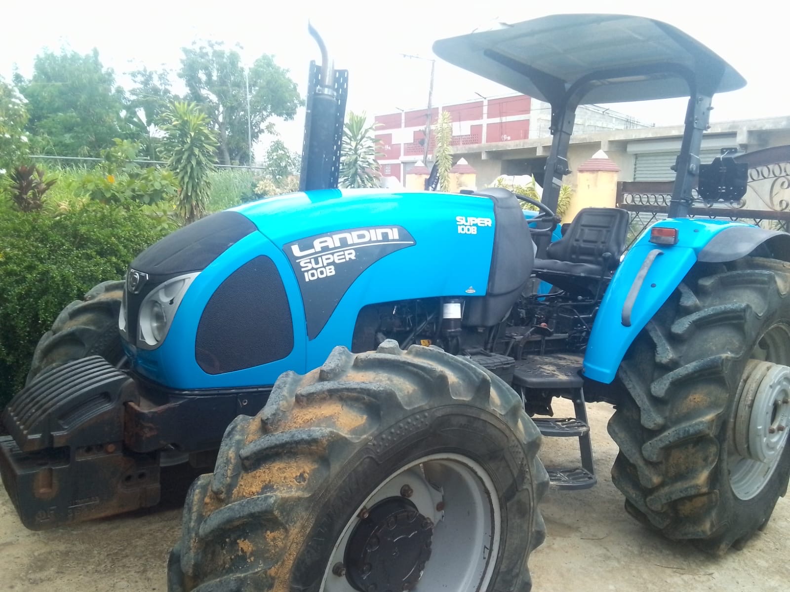 otros vehiculos - TRACTOR LANDINI 100HP TURBO  3