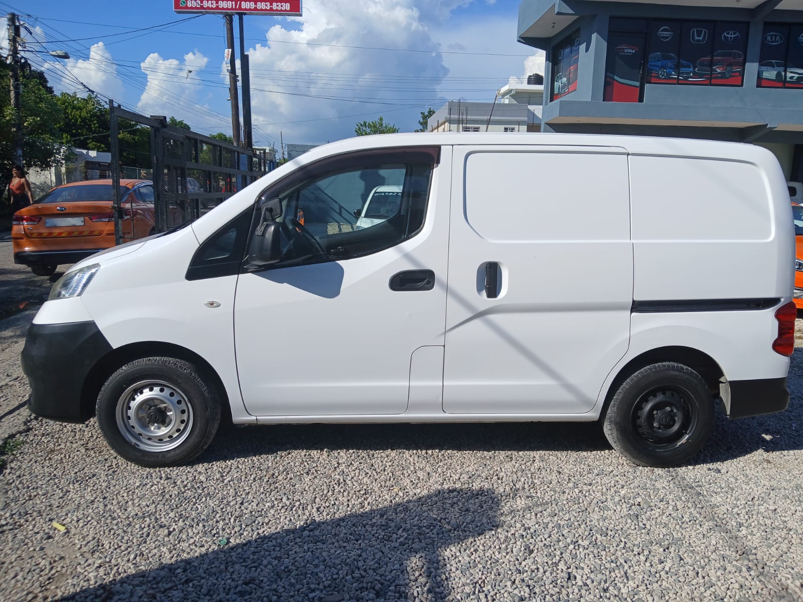 carros - VENDO NISSAN NV200 FINANCIAMIENTO DISPONIBLE  2