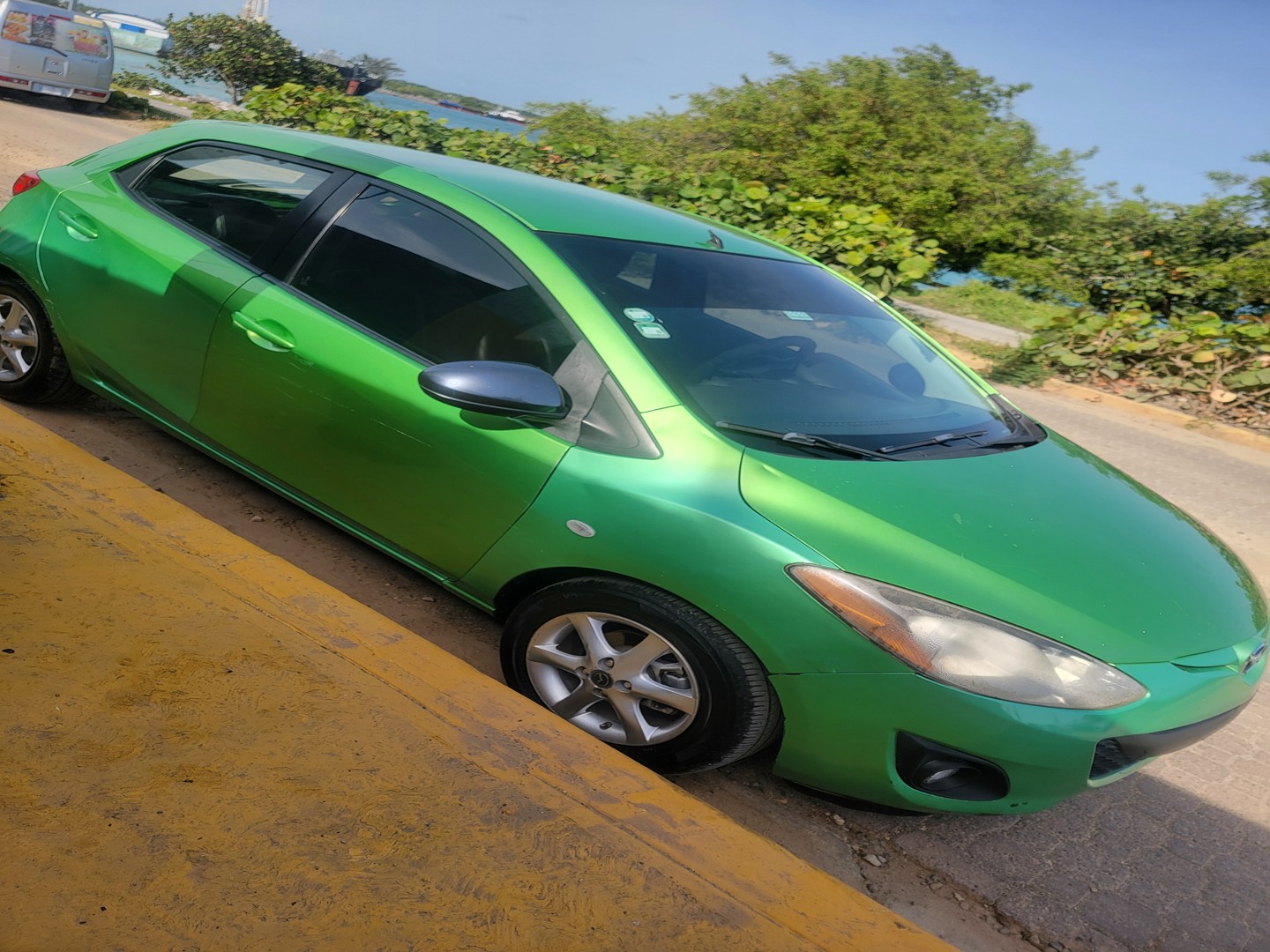 carros - Mazda demio2 2013  