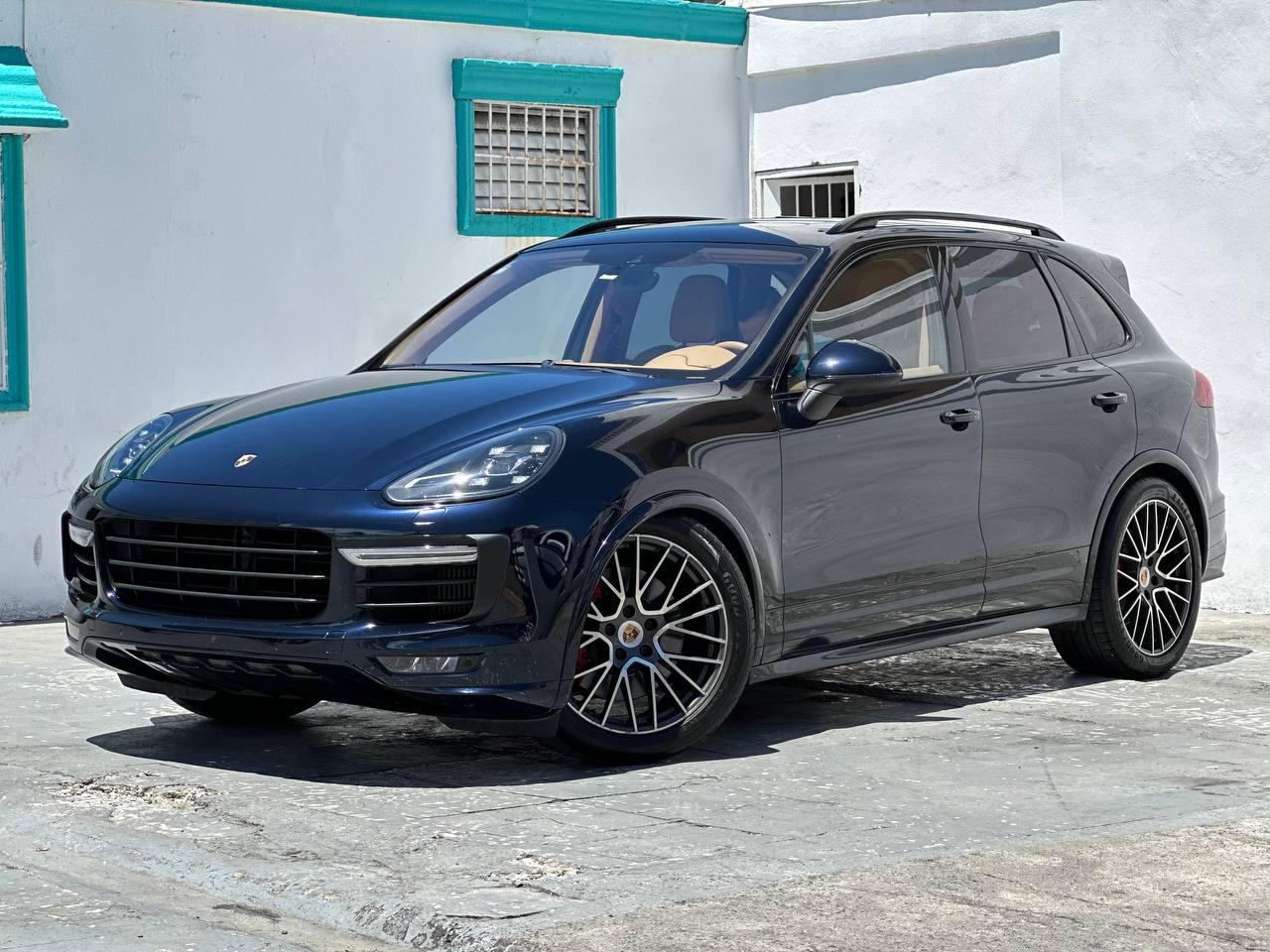 jeepetas y camionetas - PORSCHE CAYENNE GTS 2016  1