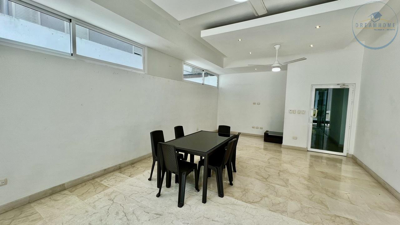 apartamentos - Apartamento de Lujo en Naco: 2do Piso con Terraza Privada y Áreas Sociales 3316 9