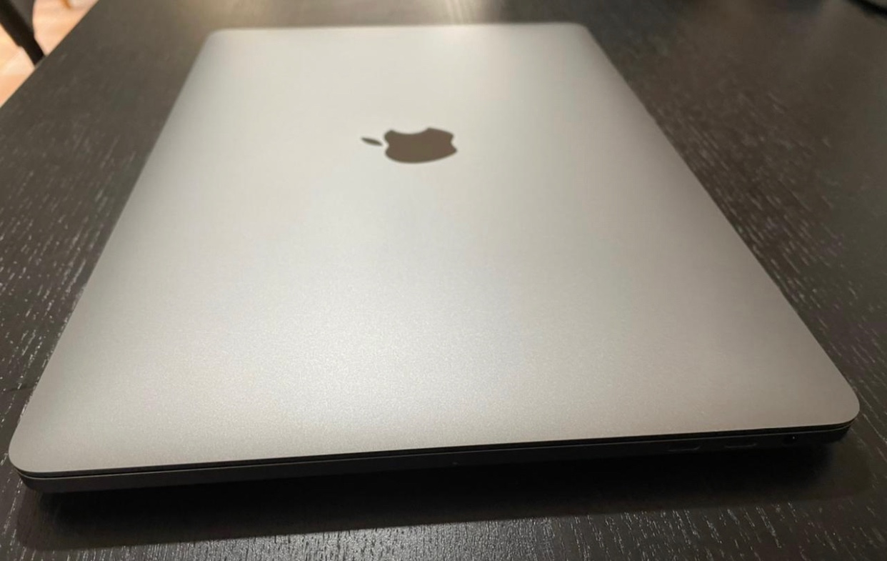 computadoras y laptops - MacBook Pro de 13.3 pulgadas un Terabite de almacenamiento y 32 de RAM  4