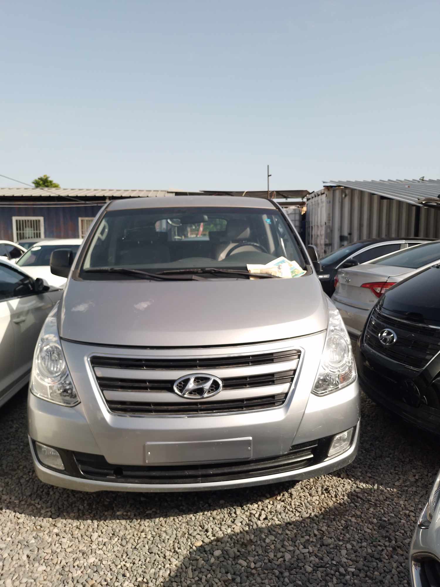 jeepetas y camionetas - HYUNDAI STAREX 2017 GRIS