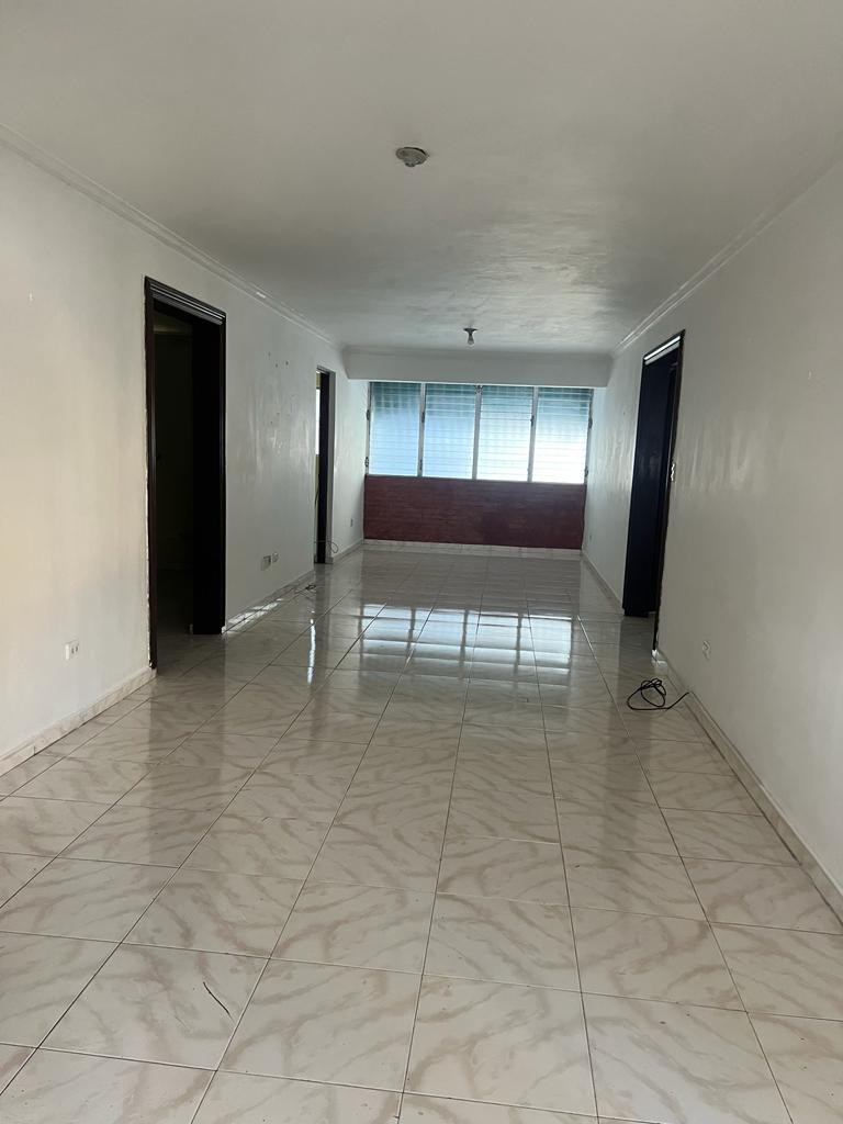 apartamentos - Alquilo apto vacio de 2 hab, 1 baño, balcon integrado, sala, comedor, area de la 0