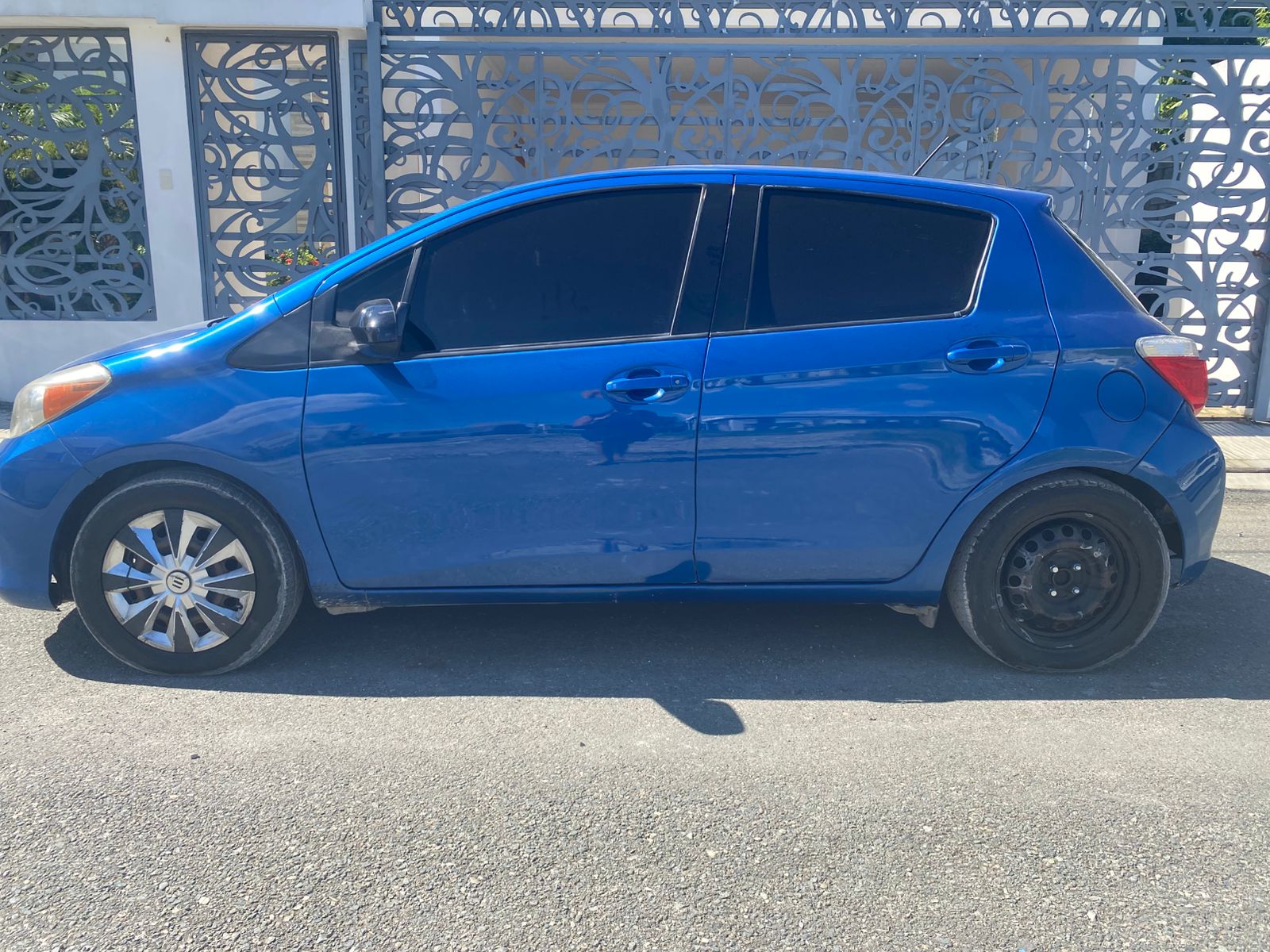 carros - Toyota Yaris 2013 1