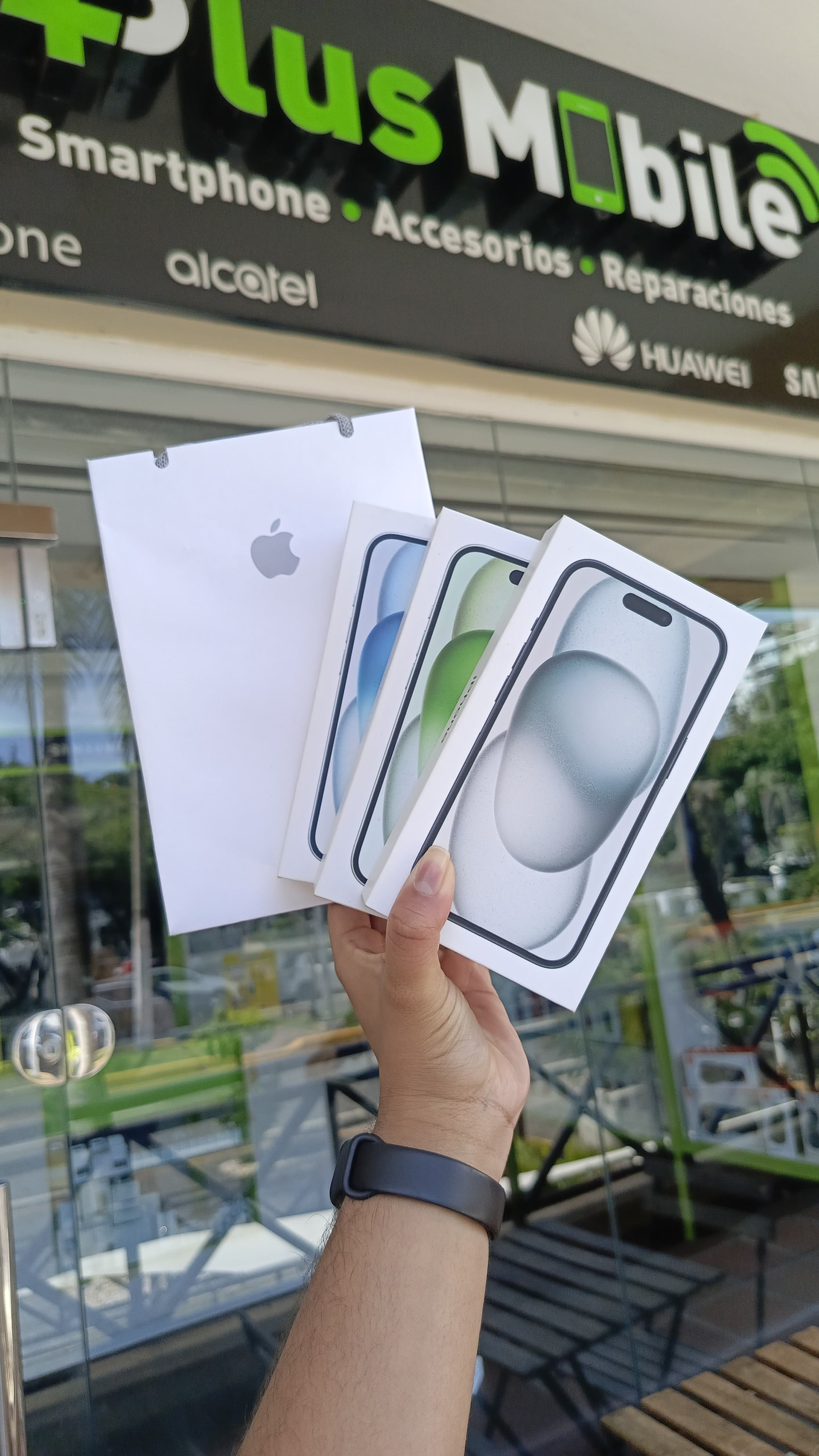 celulares y tabletas - iPhone 15 - 256GB - (Nuevo con 1 año de Garantia)