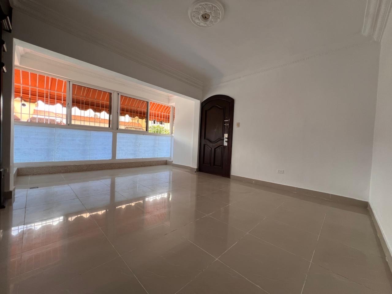 apartamentos - venta de apartamento en Alma Rosa 1 4to piso sin ascensor Santo Domingo este  4