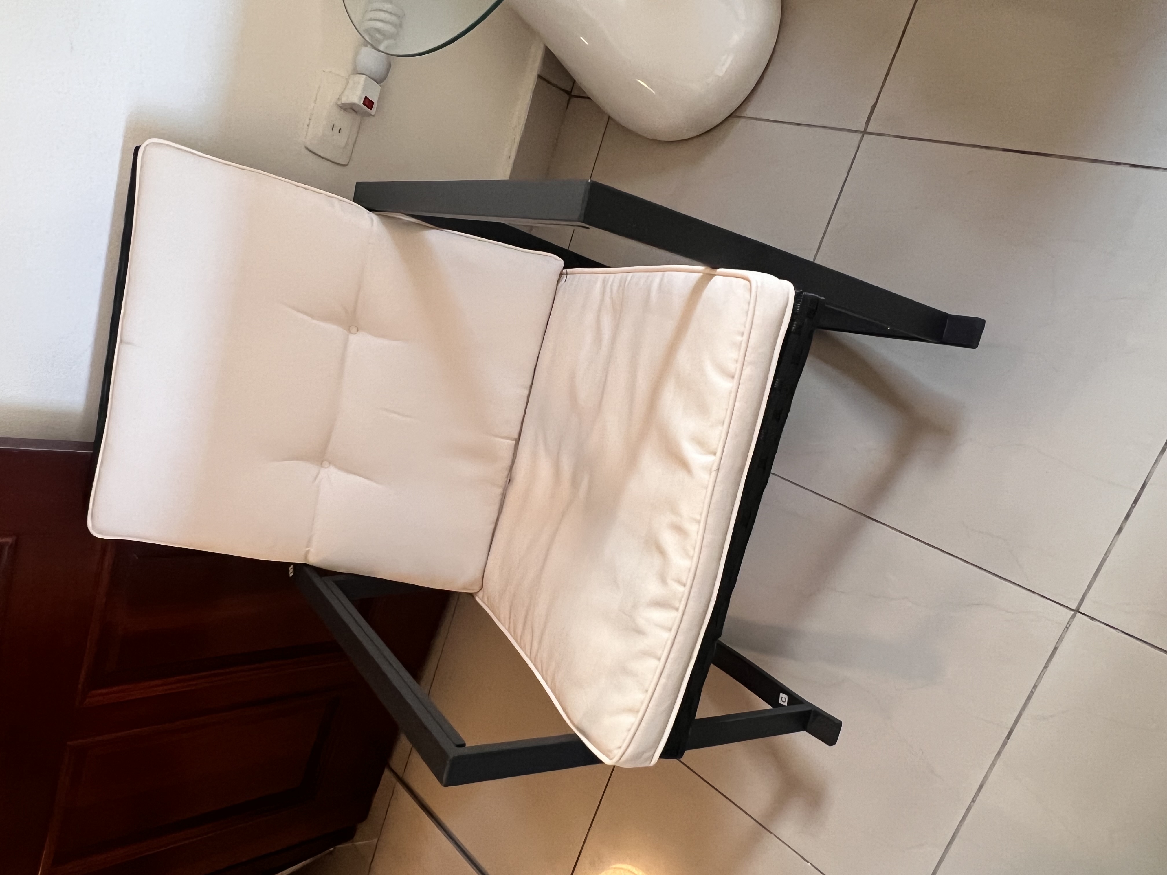 muebles y colchones - Se vende silla en excelentes condiciones 