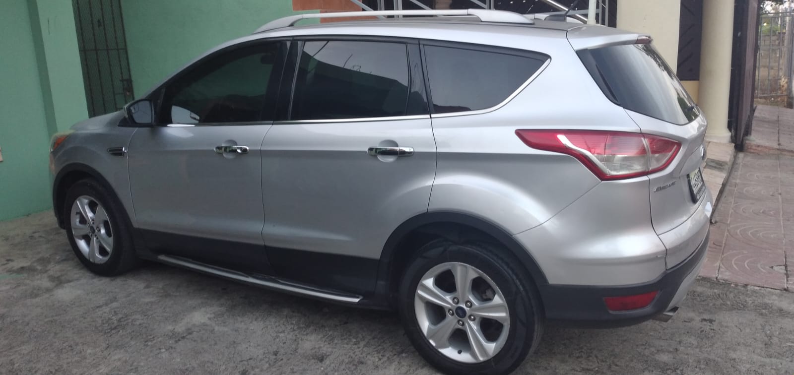 jeepetas y camionetas - FORD ESCAPE 2014