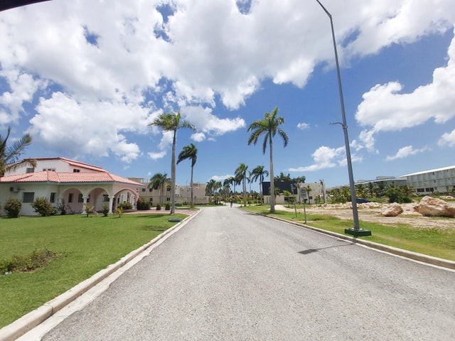 casas - Proyecto en venta Punta Cana #23-2172 cuatro Hab. baño social, piscina.
 6