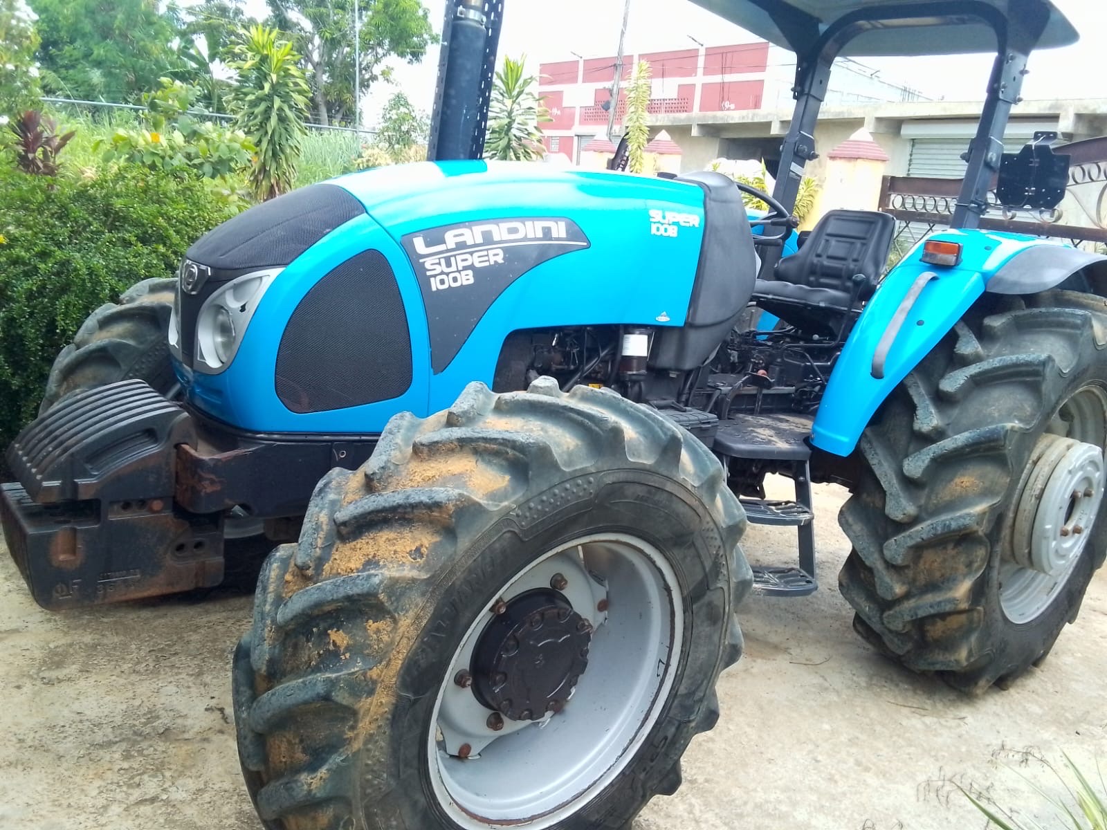 otros vehiculos - TRACTOR LANDINI 100HP TURBO  2