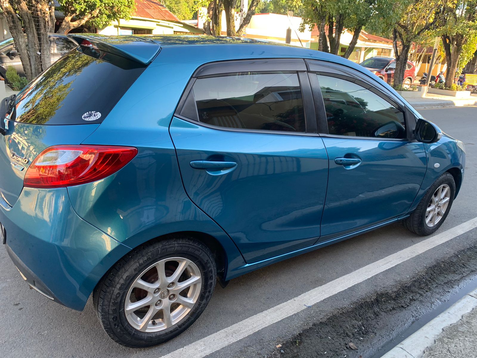 carros - mazda Demio 2012 1