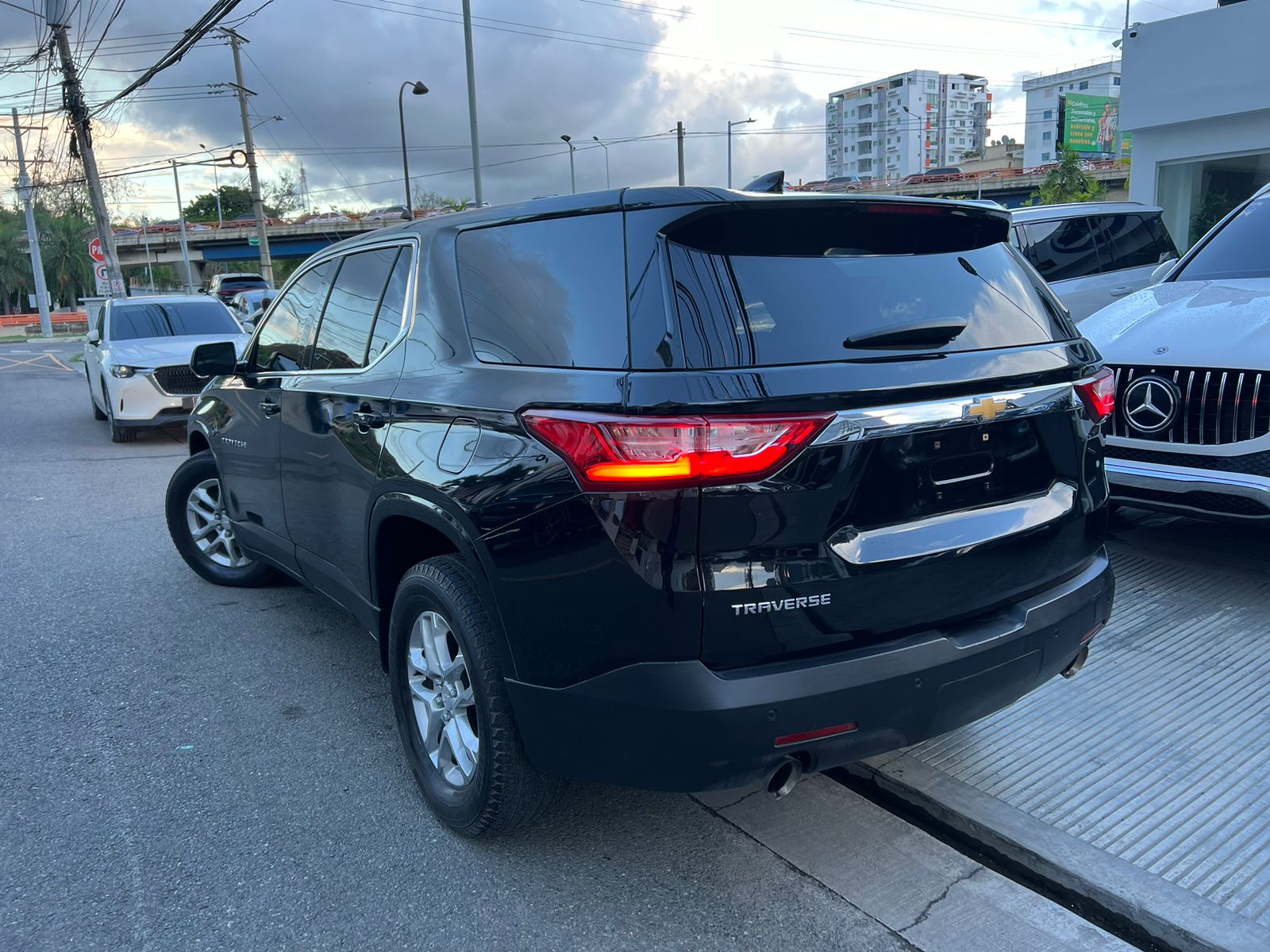 jeepetas y camionetas - CHEVROLET TRAVERSE 2018 1