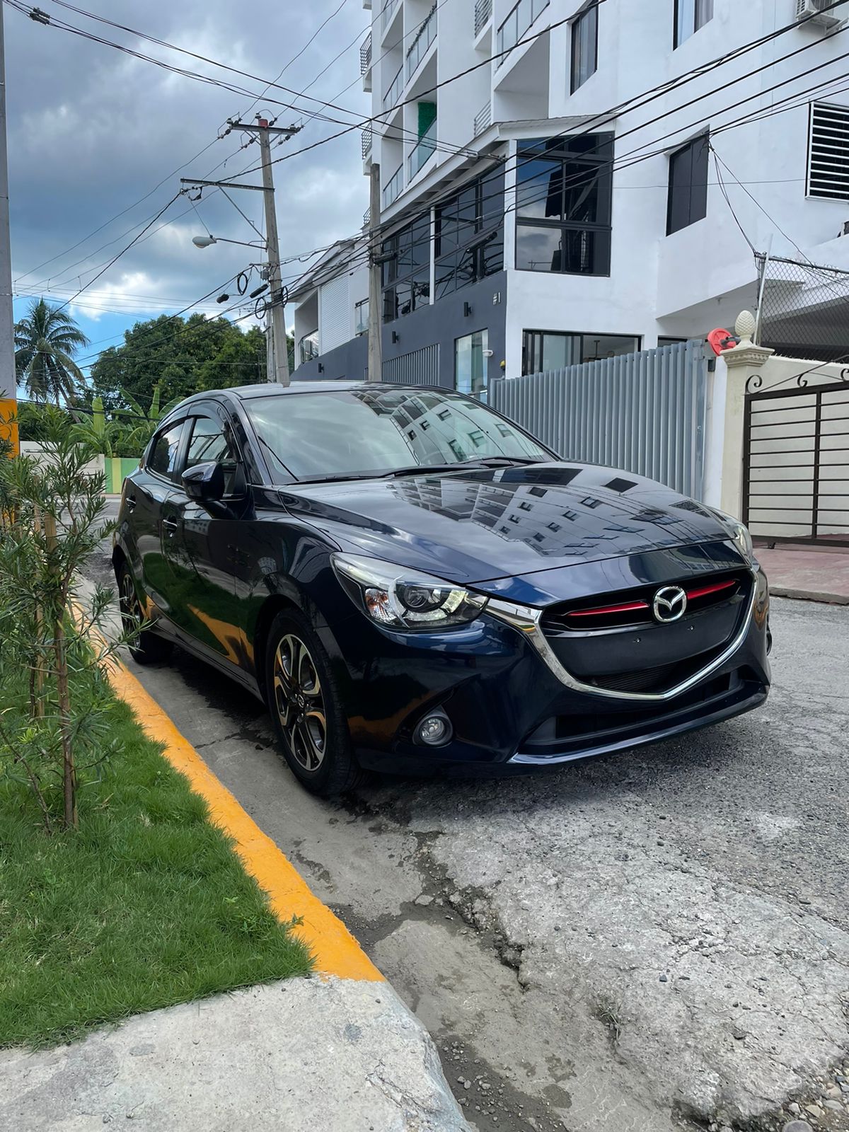 carros - mazda demio diésel 2016 1