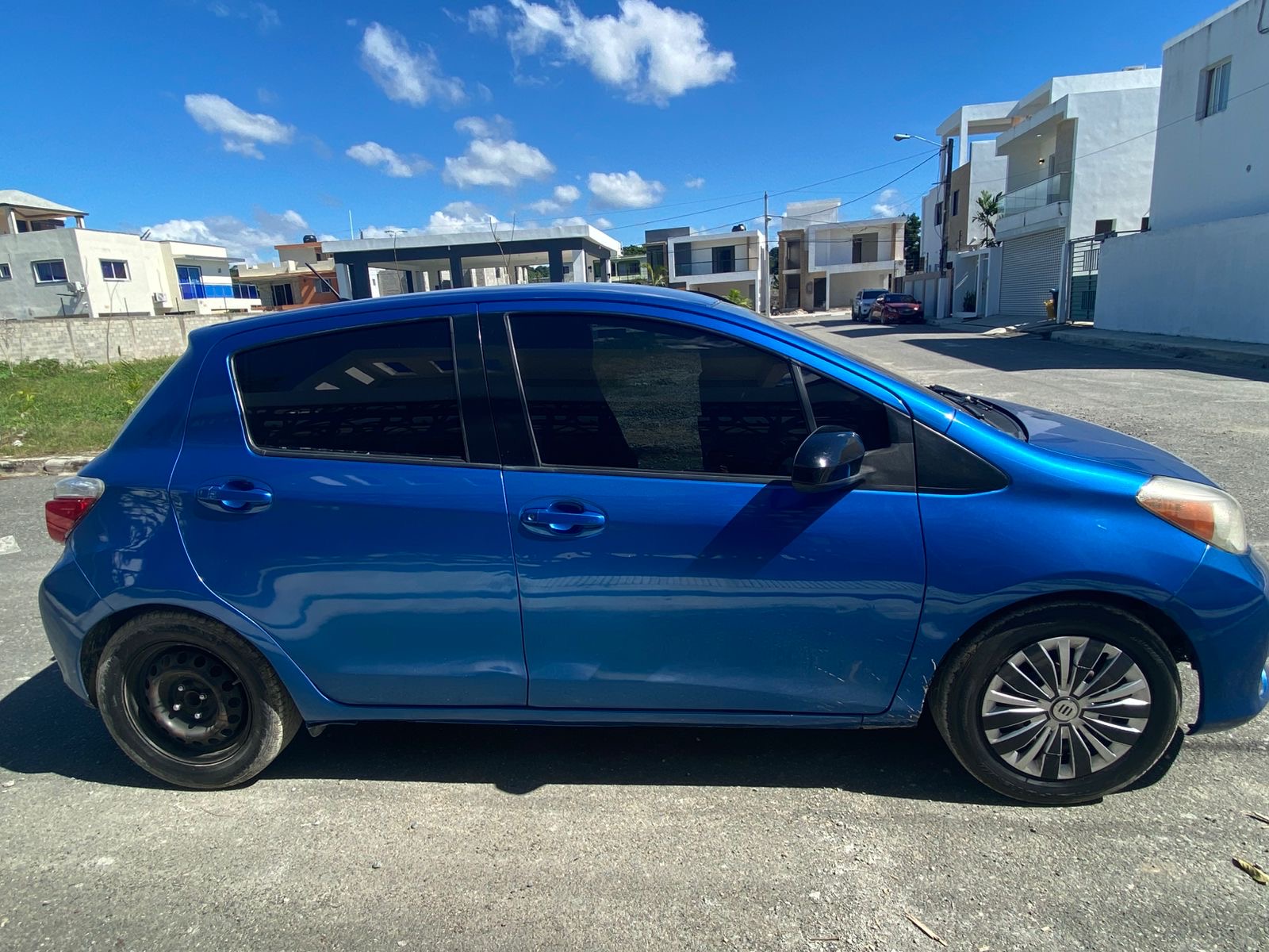 carros - Toyota Yaris 2013 3