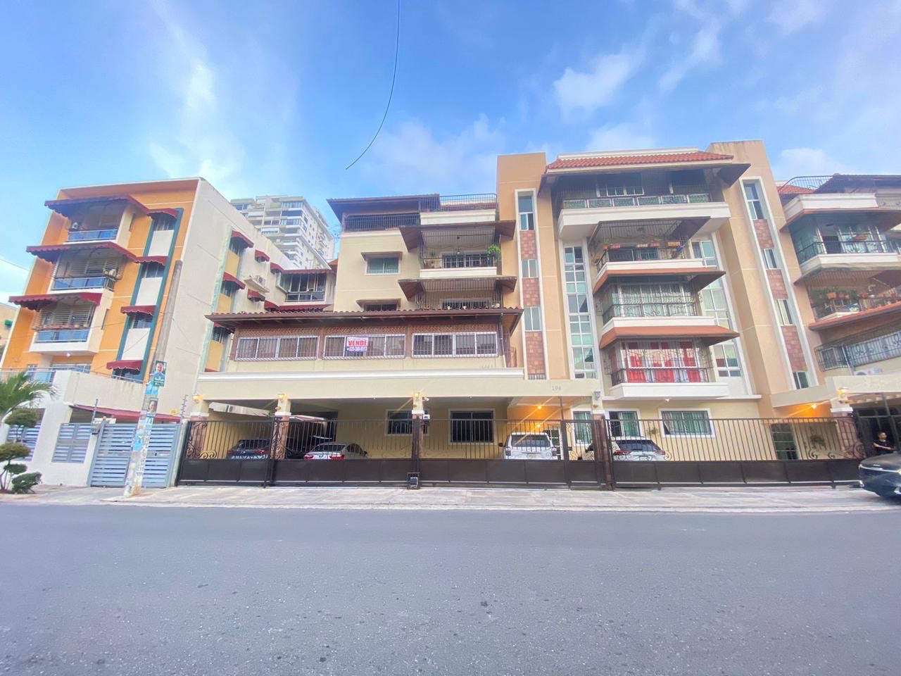 apartamentos - venta de apartamento en Alma rosa 1 de 198mts con terraza santo Domingo este  4