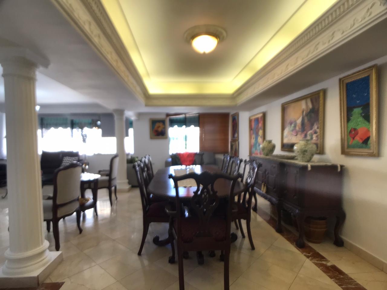 penthouses - Vendo ph 291 . Mts.en La esperilla Clasico 4to piso sin ascensor 