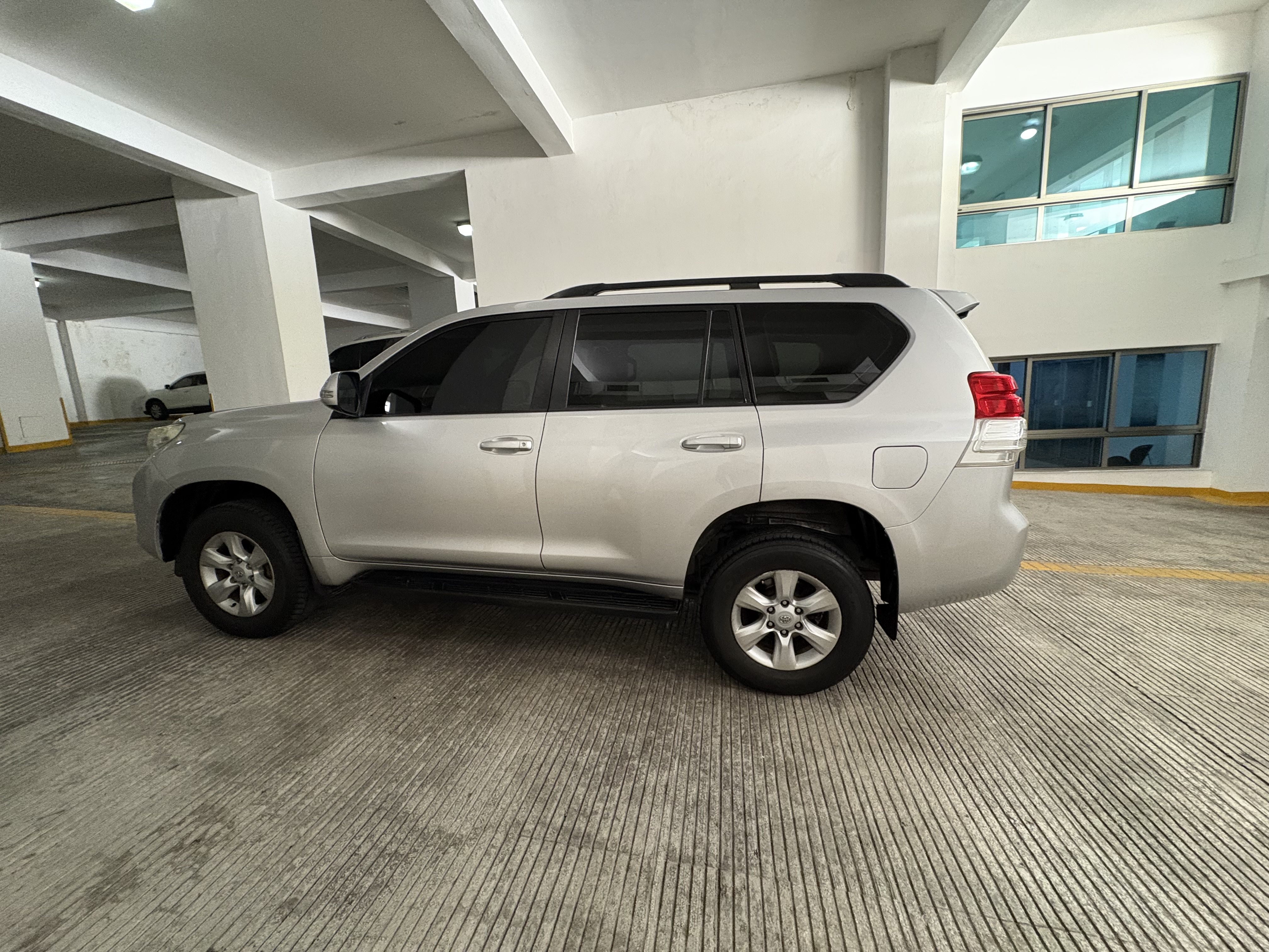 jeepetas y camionetas - Toyota Land Cruiser Prado 2011 TX 9