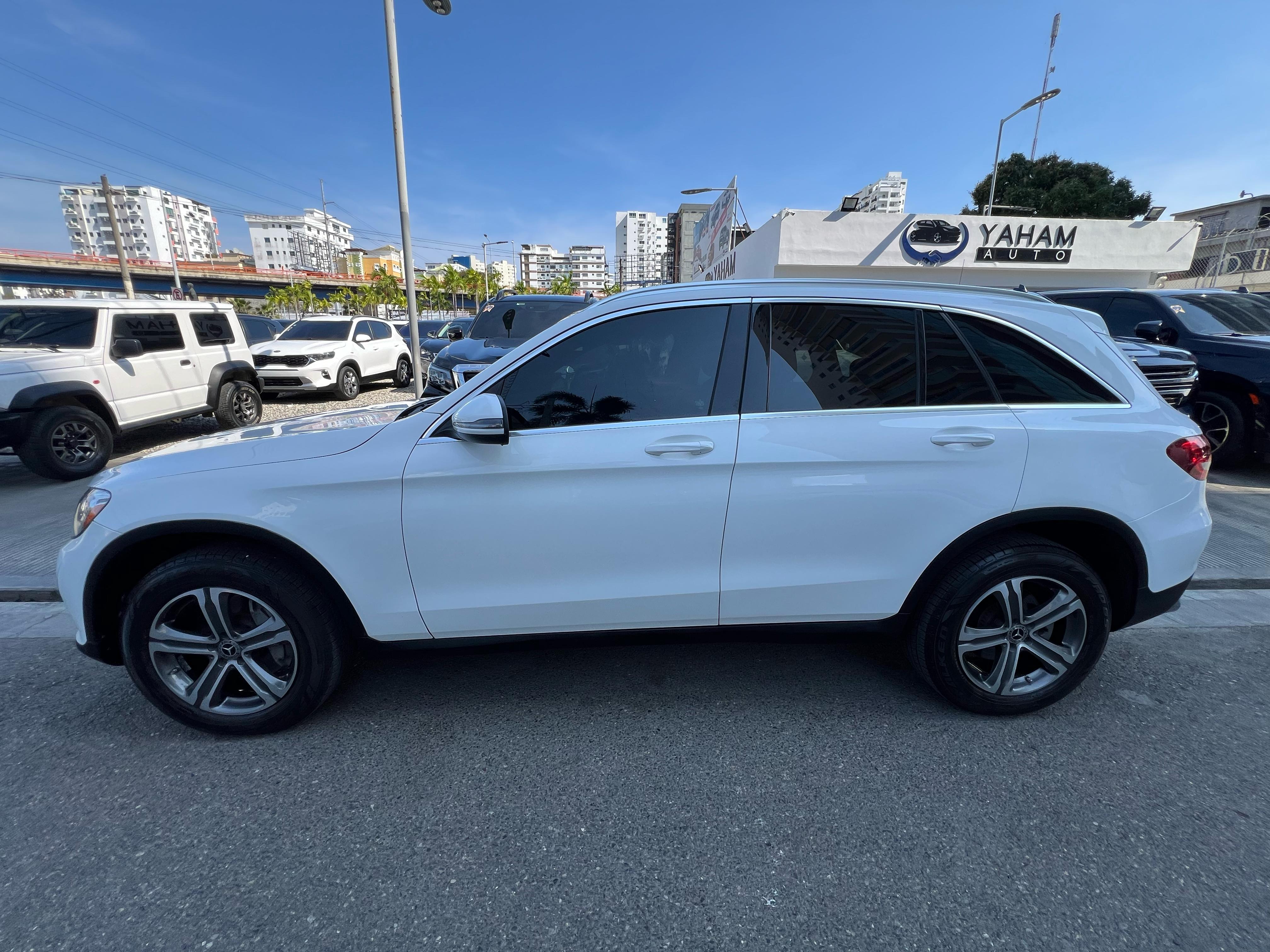 jeepetas y camionetas - Mercedes Benz GLC 300 2018 Clean  6