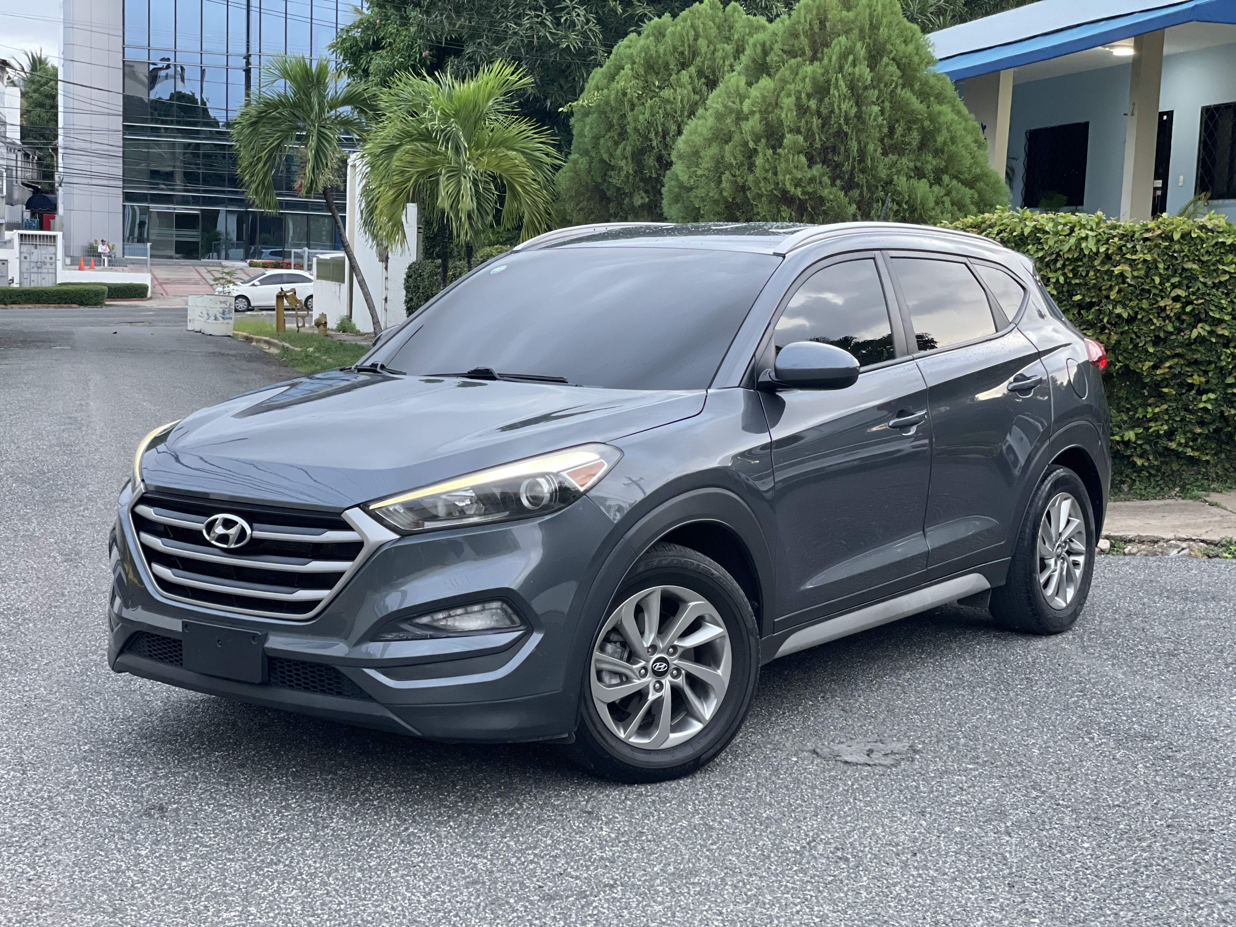 jeepetas y camionetas - HYUNDAI TUCSON 2017 IMPECABLE  UNICO DUEÑA NUEVA