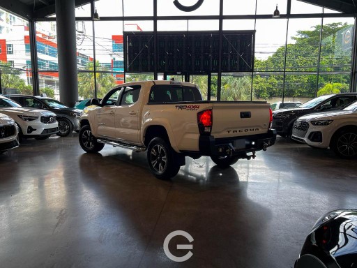 jeepetas y camionetas - Toyota tacoma 2019 6