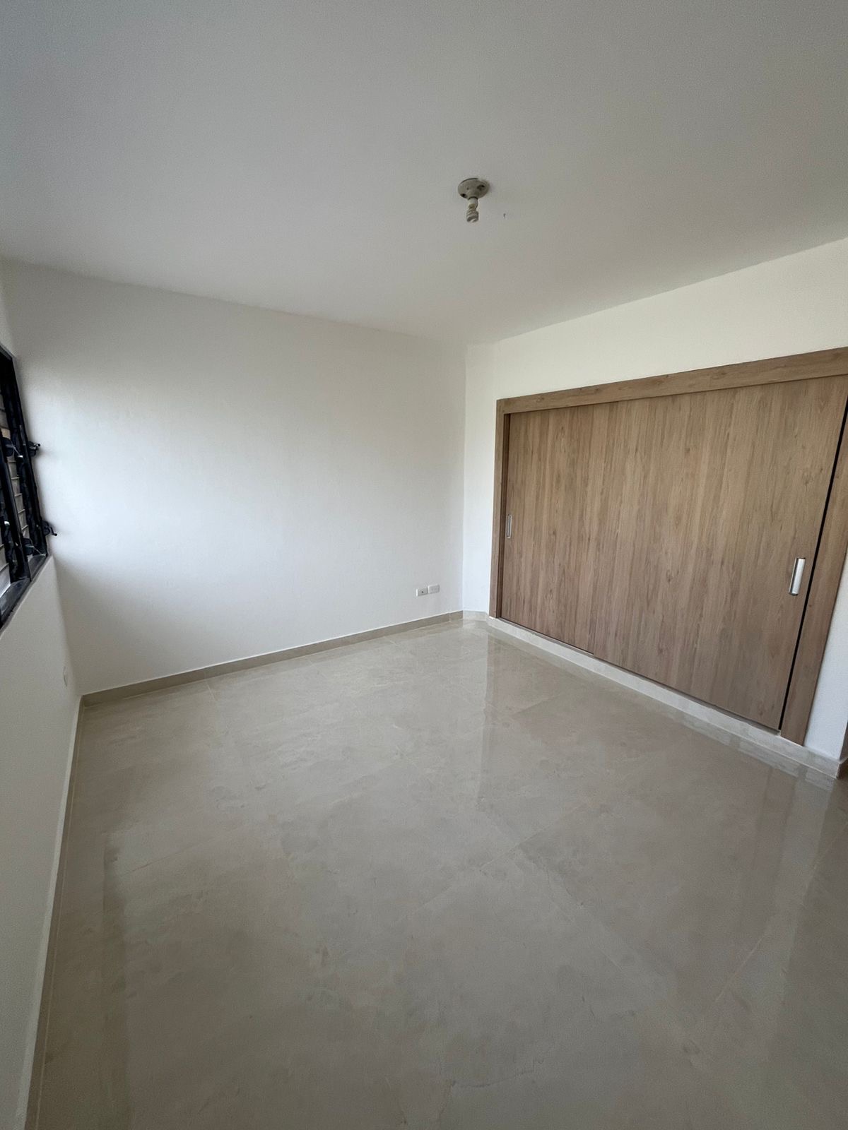 apartamentos - Apartamento de 3 Hab en Residencial Cerrado 5