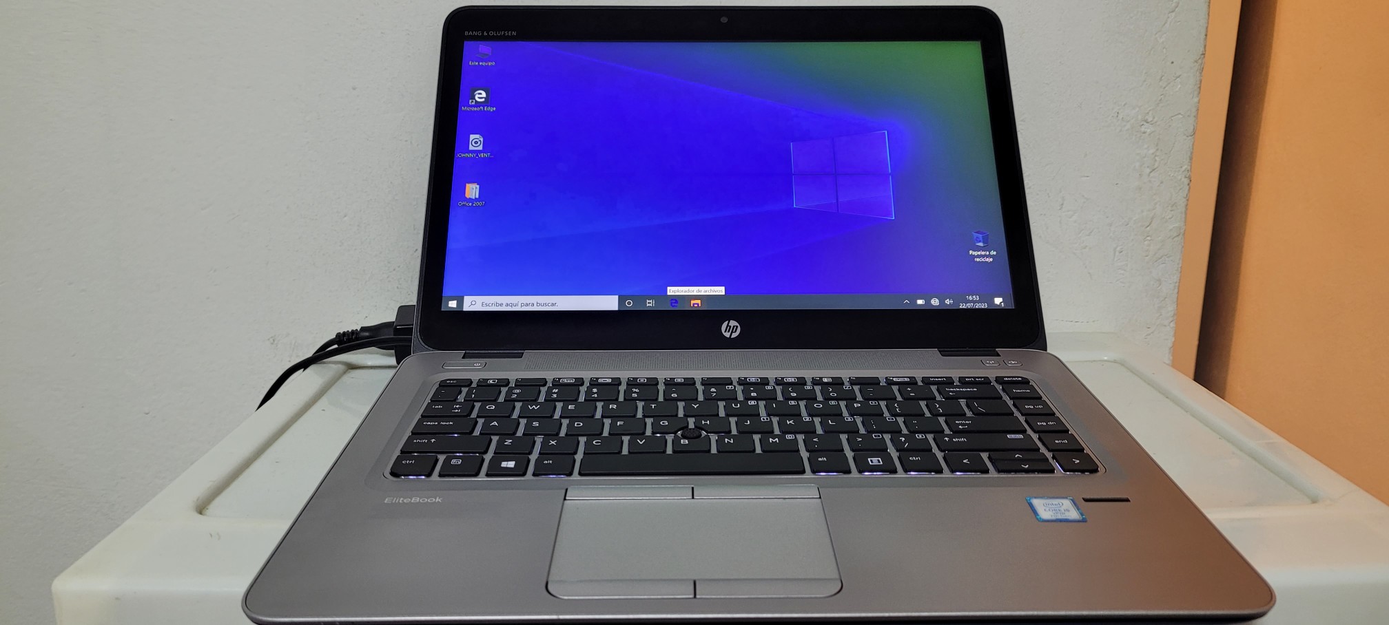 computadoras y laptops - Laptop hp Touch 14 Pulg Core i5 7ma Ram 8gb ddr4 Disco 128gb SSD Y 320gb full 0