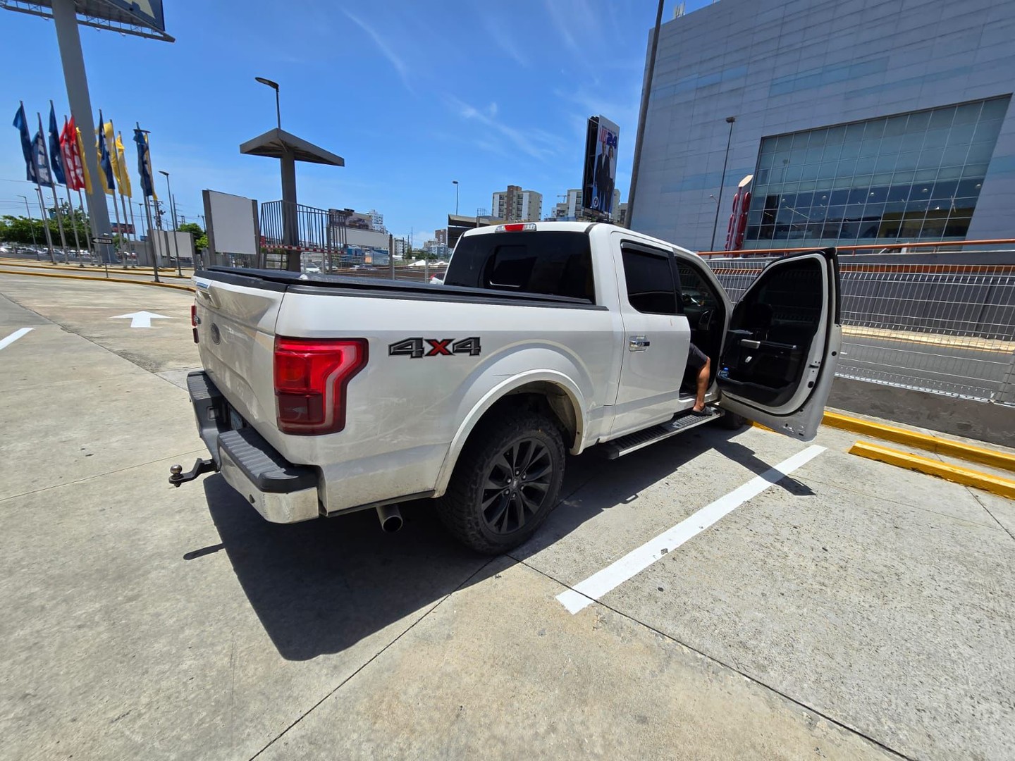 jeepetas y camionetas - Ford F150 lariat 2015  nitida 1