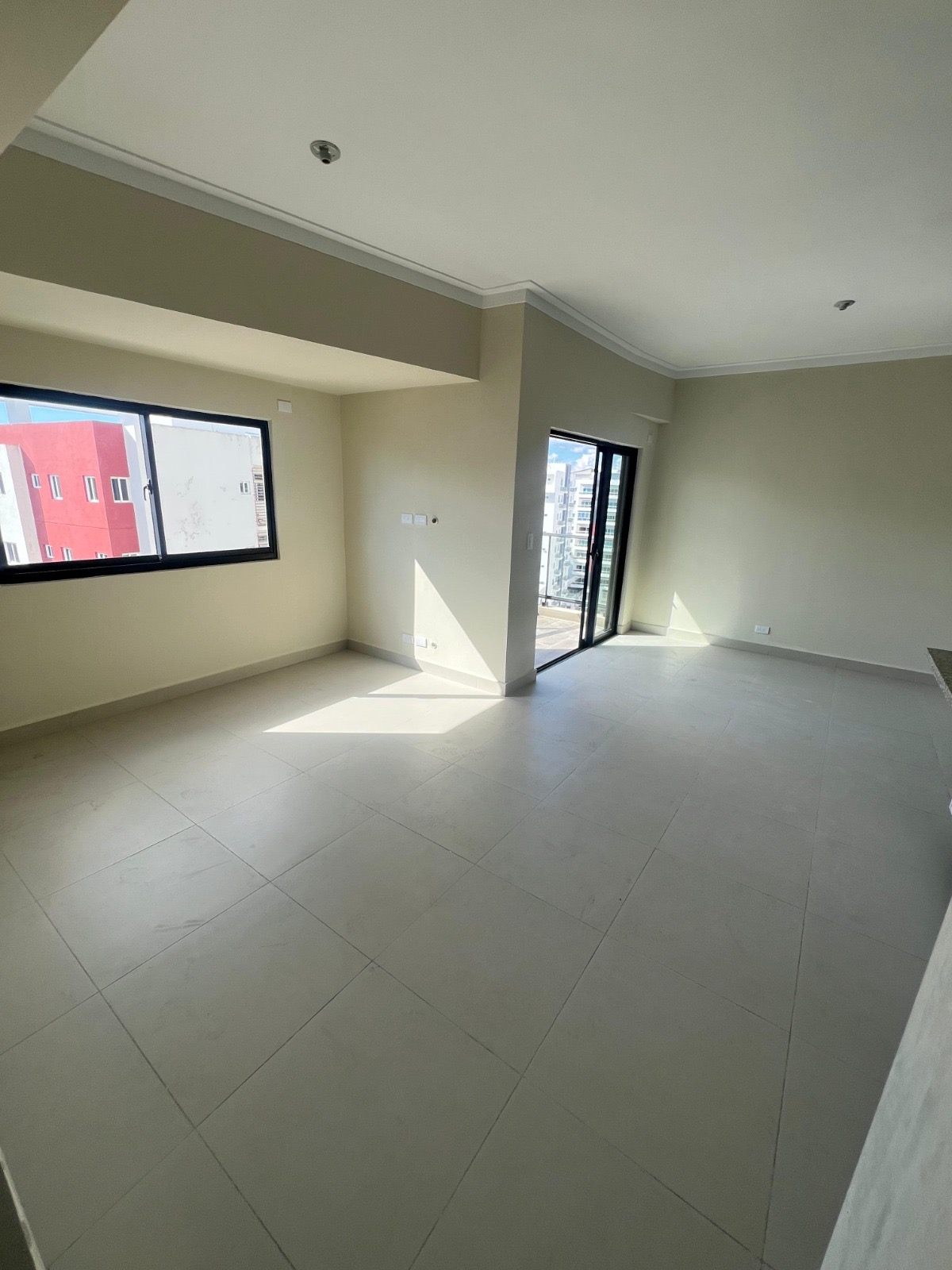 apartamentos - Alquiló piso 9 Evaristo morales dos hab balcón dos 4