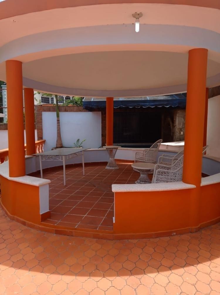 casas - Se vende Hermosa y espaciosa casa de Tres niveles, en Venta en Arroyo Hondo III. 5