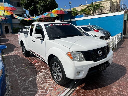 jeepetas y camionetas - Nissan Frontier 2012  excelentes condiciones