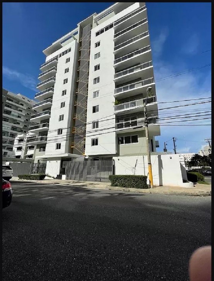 apartamentos - venta de penthouse de 3 niveles de 397mts en Evaristo morales Distrito Nacional 