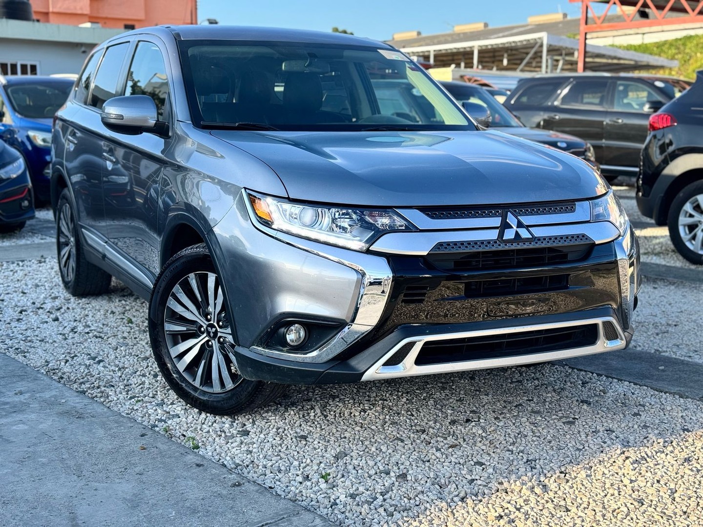 accesorios para vehiculos - Mitsubishi Outlander SE 4WD 2020 0