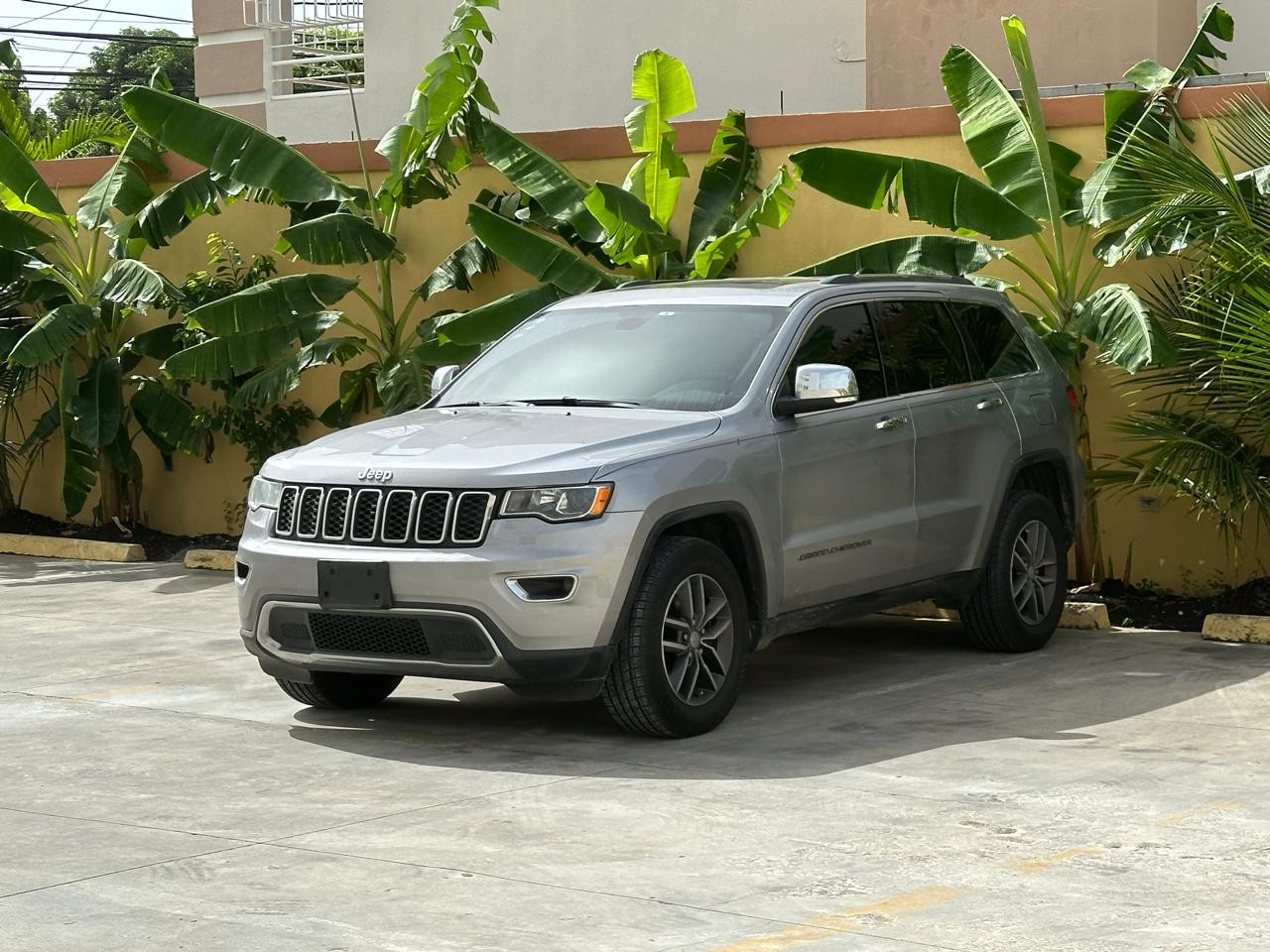 jeepetas y camionetas - Jeep Grand Cherokee Limited 4x4 2018 Limited! 💲Precio: US$23,500 (Negociable) 