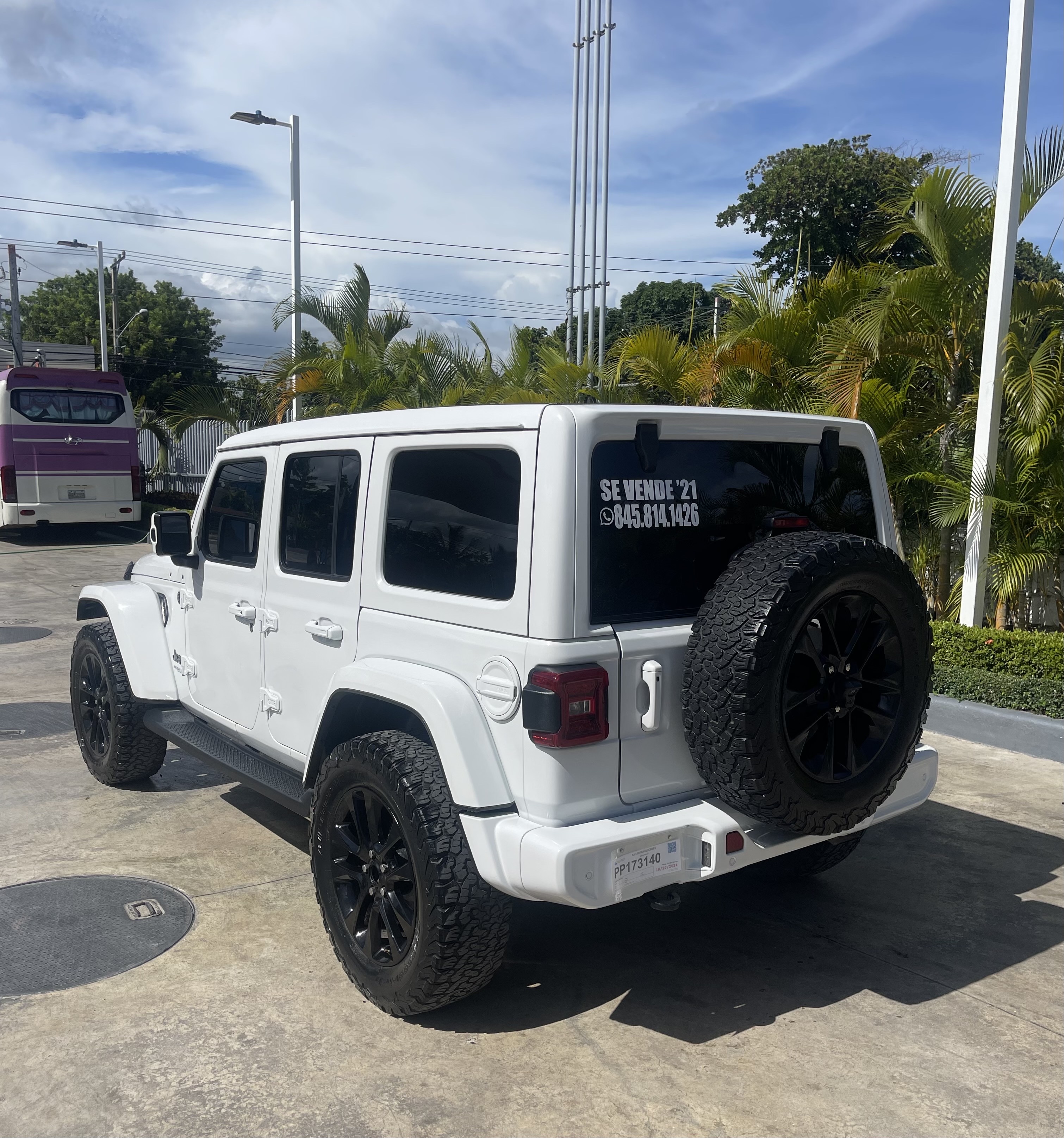 jeepetas y camionetas - 2021 Jeep Wrangler Unlimited Sahara  3