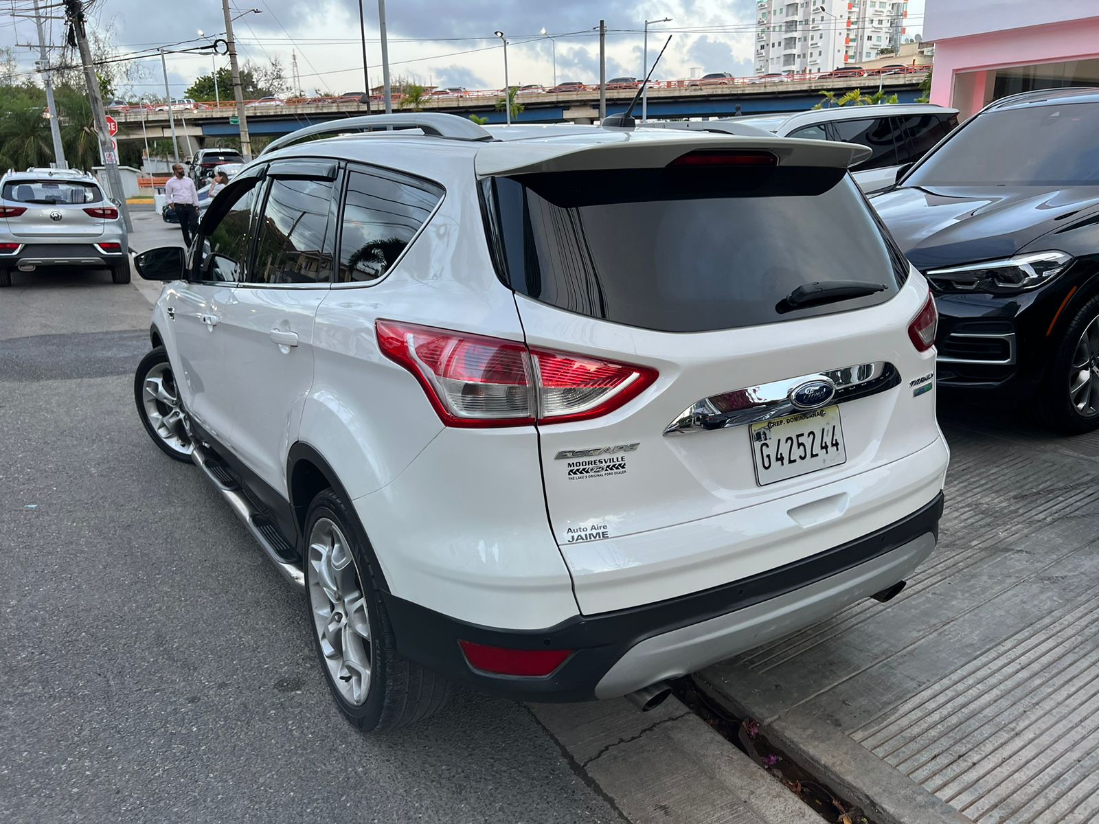 jeepetas y camionetas - Ford Escape Titanium 2015 3