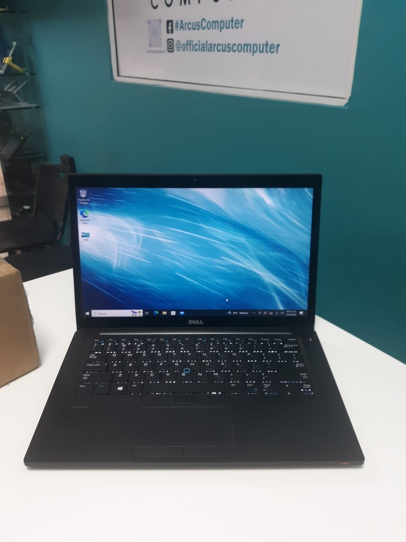 computadoras y laptops - Laptop, Dell Latitude 7480 (touch) / 7th Gen, Intel Core i5 / 8GB DDR4 / 256GB S 2