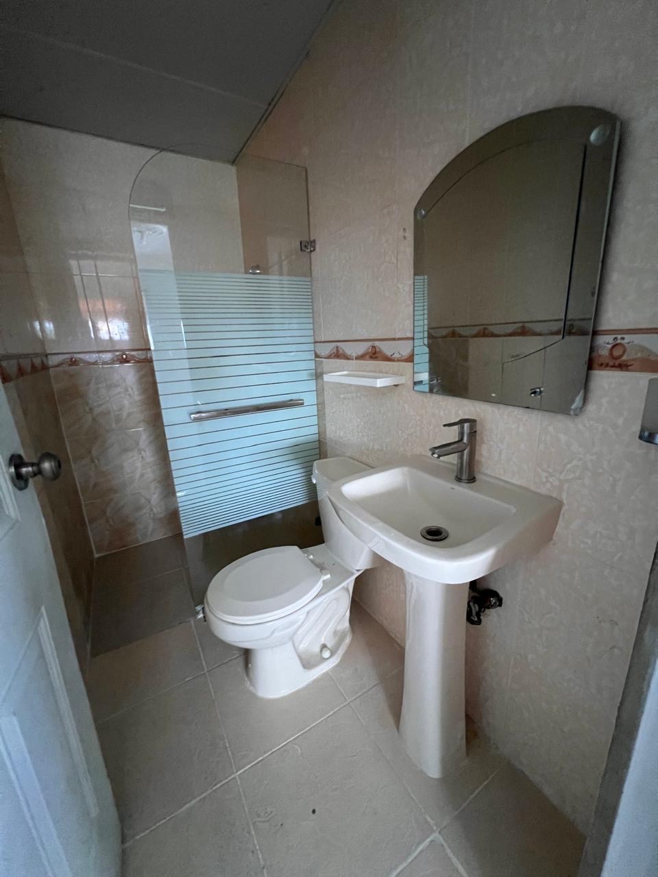 apartamentos - venta de apartamento en Alma Rosa 1 4to piso sin ascensor Santo Domingo este  8