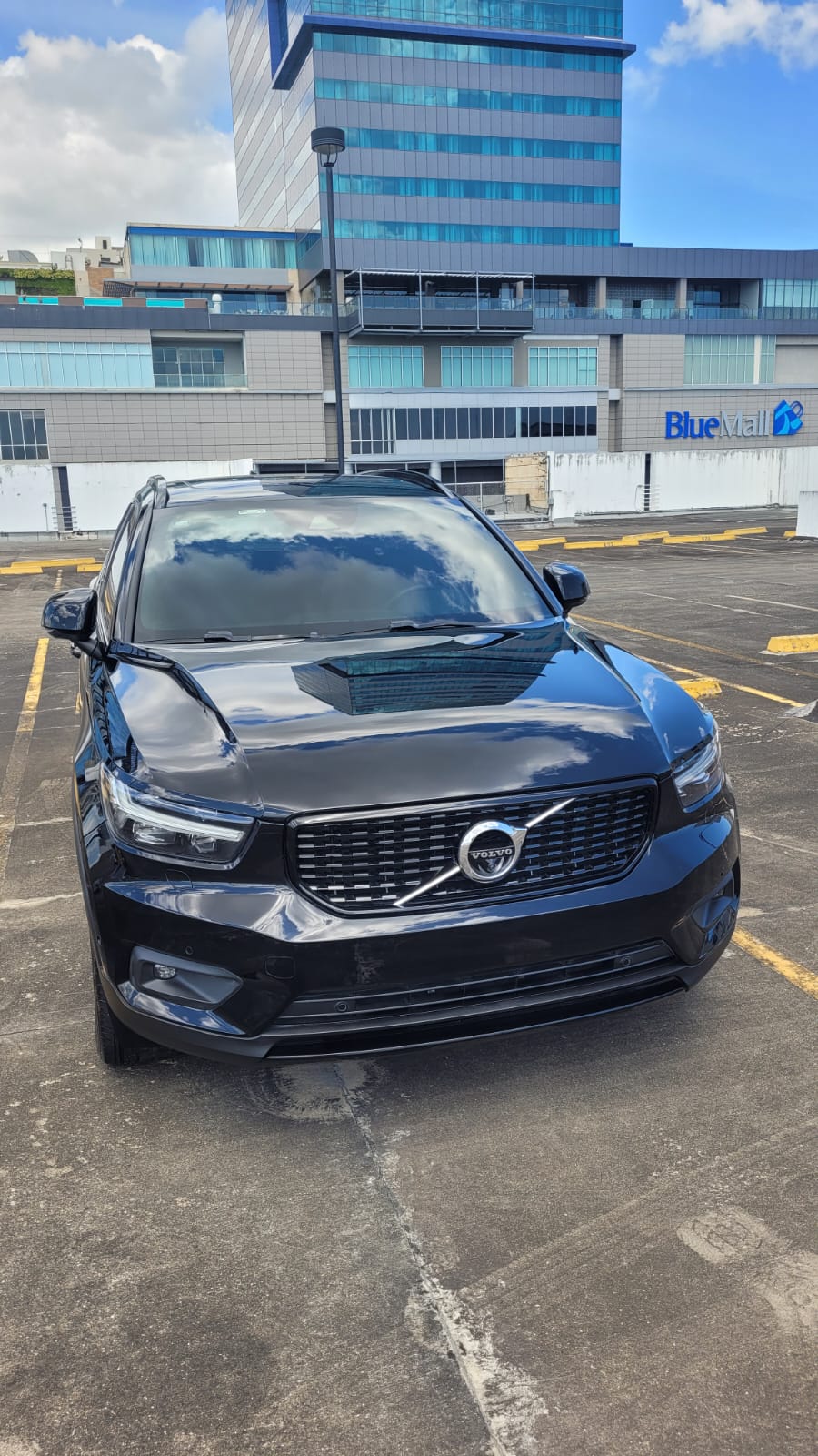 jeepetas y camionetas - Vendo VOLVO XC40 R Design año 2019