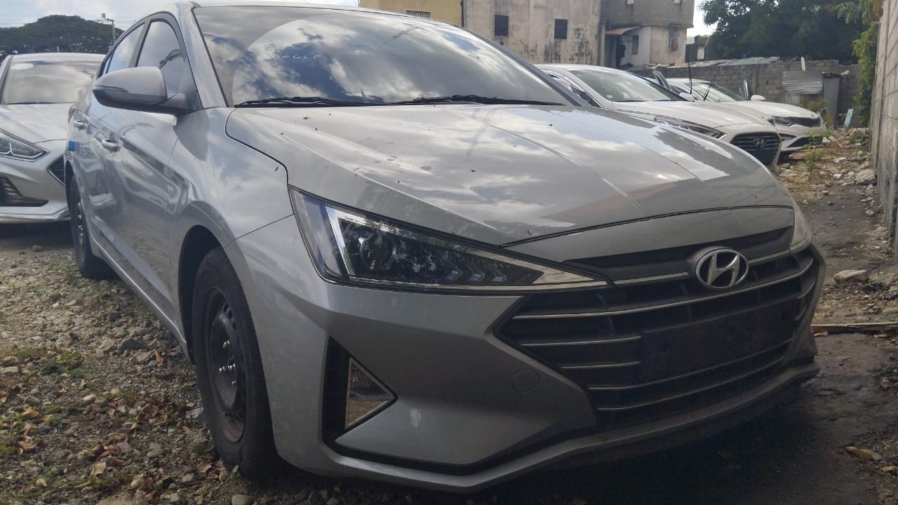 carros - HYUNDAI ELANTRA 2020 GRISDESDE: RD$780,100.00